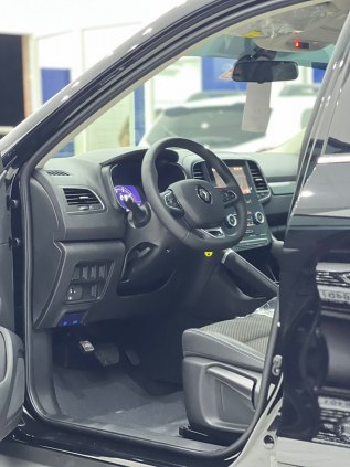 Renault Koleos (Mid Range) 2023